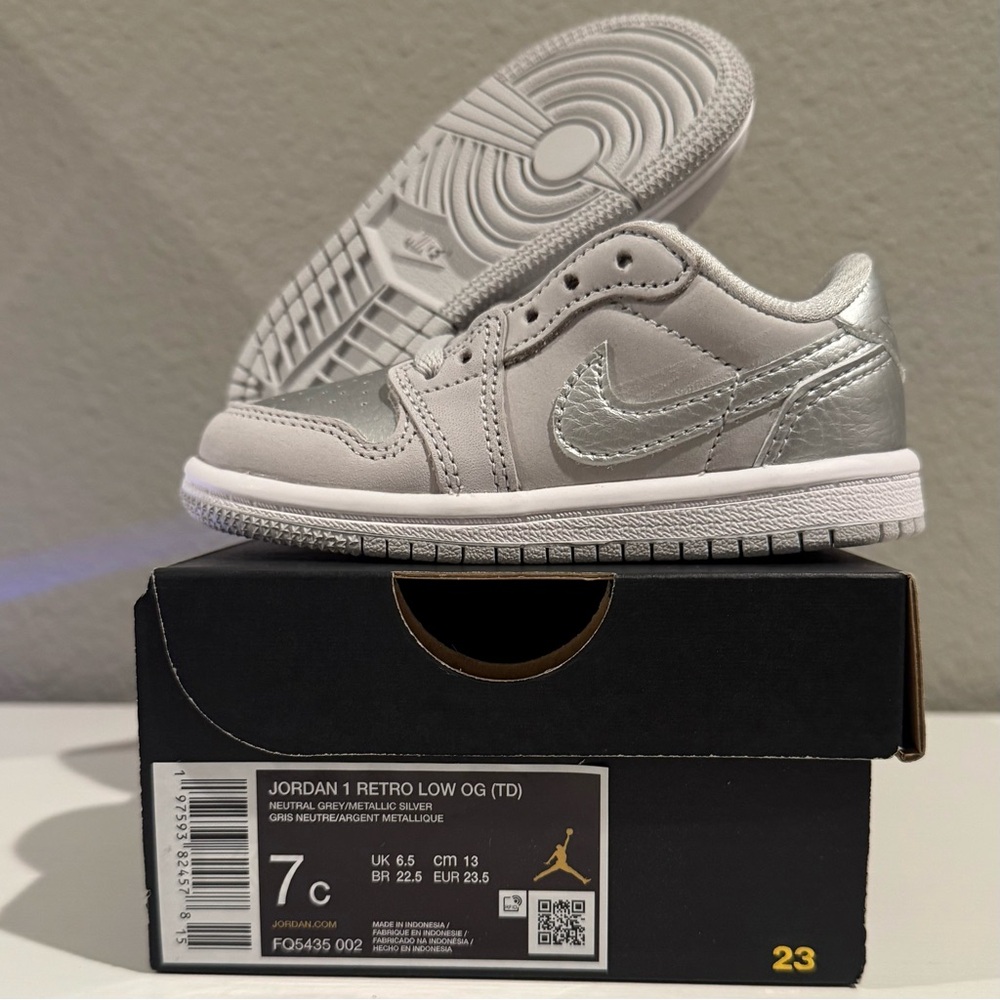Jordan 1 Retro Low OG (TD), Size 7c, Neutral Grey Metallic Silver